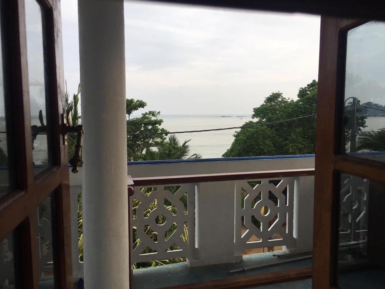 Bluewhale Beach Hotel Tangalle Extérieur photo